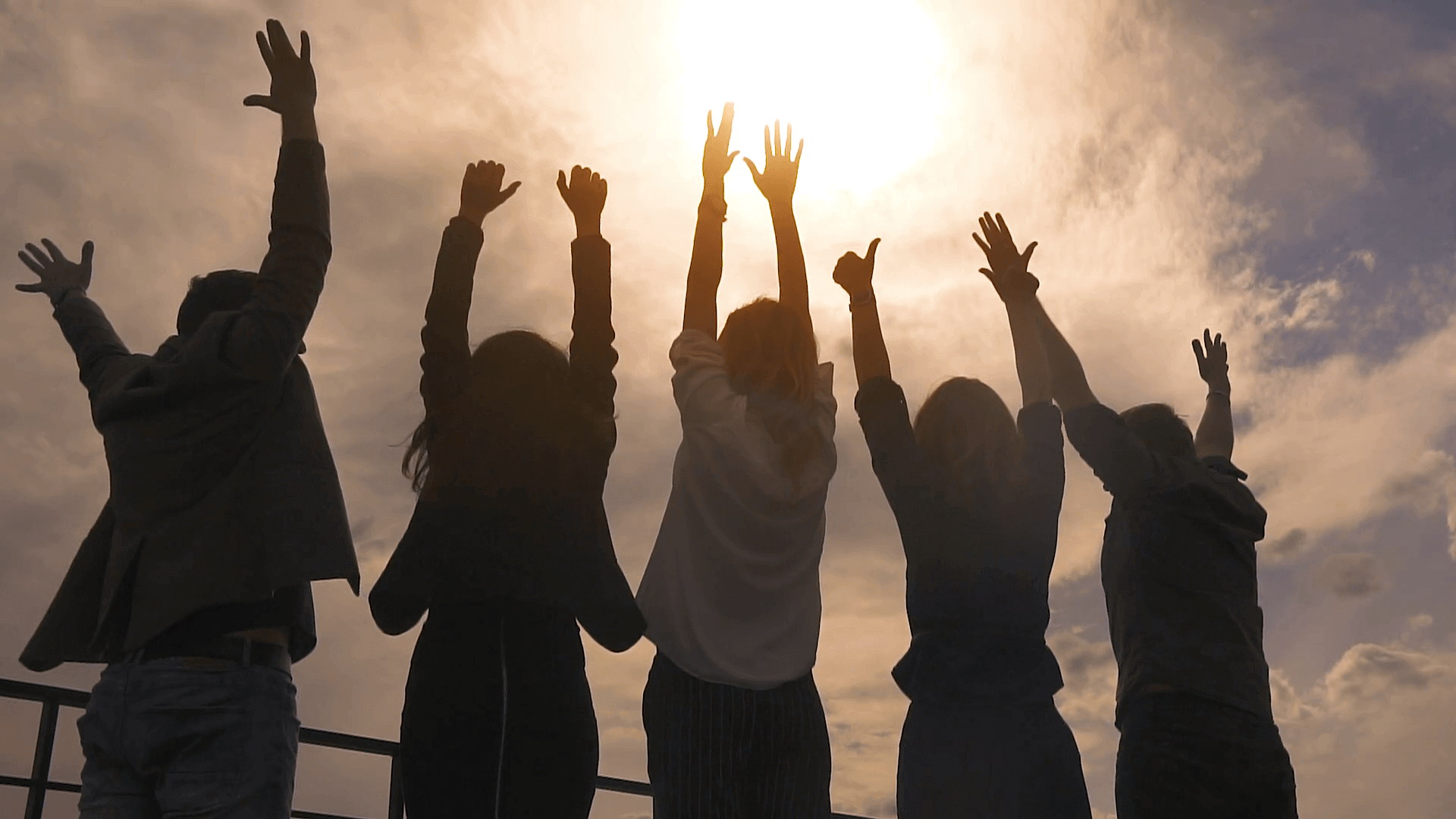 Аргентина толпа с поднятыми руками фотография. Rejoice people. People hands up Victory. Rejoicing.